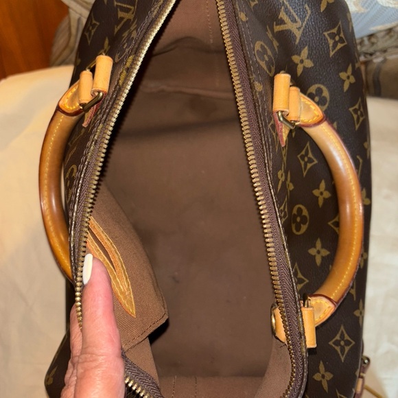 Louis Vuitton Bandolier Speedy 30 Handbag - Picture 11 of 12